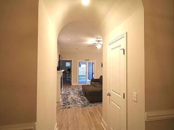 4th image of 314 S 10th St