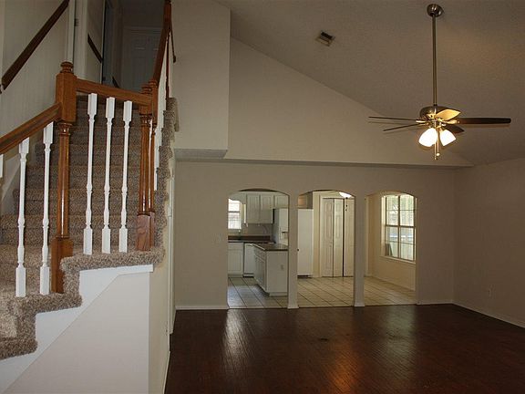 3rd image of 2505 Southern Oaks Dr