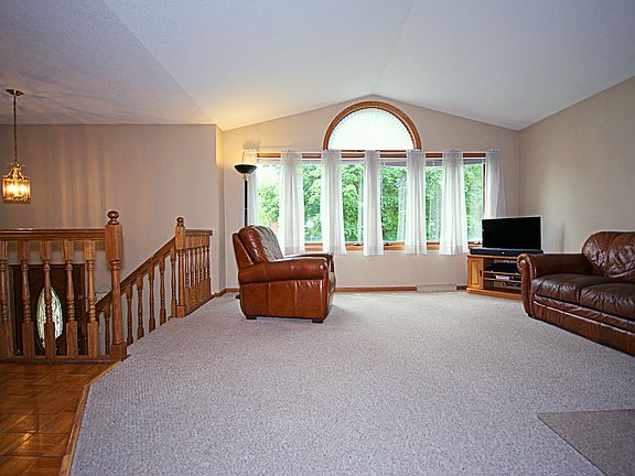 4th image of 305 10th St N