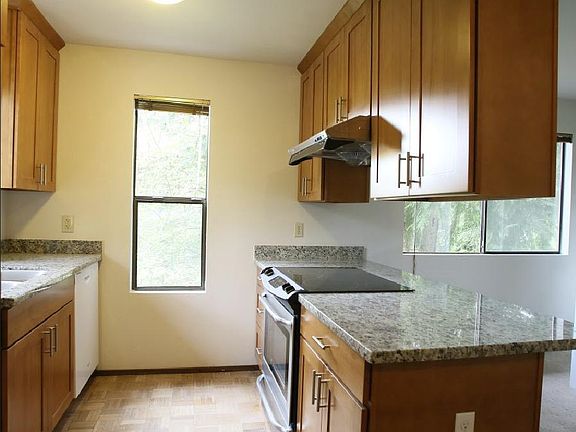 3rd image of 17609 NE 88th Pl