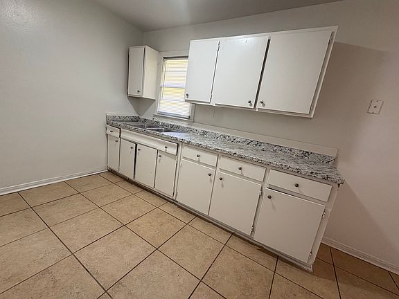 5th image of 2958 N Mildred St