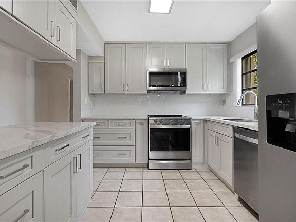 5th image of 7515 NW 79th Avenue #116