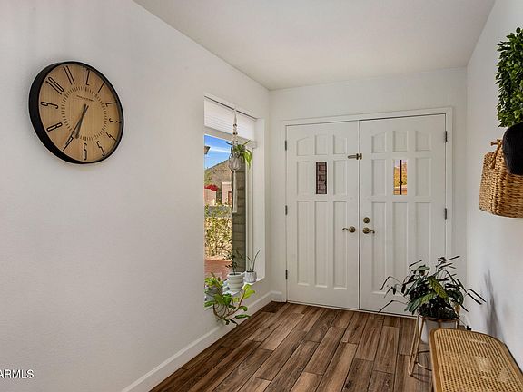 4th image of 525 W WILLOW Avenue