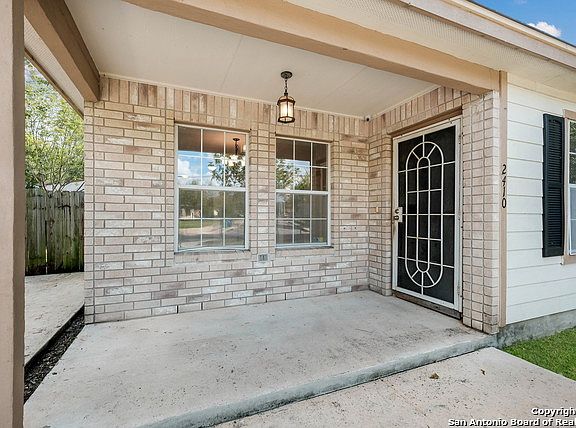 3rd image of 2410 N ARANSAS AVE