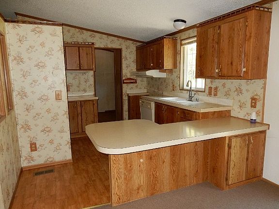 2nd image of 12489 Carriage Pl SE
