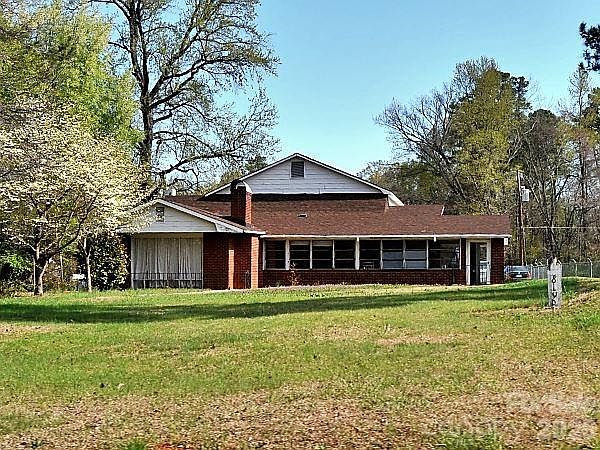 1st image of 8106 Mount Holly Rd