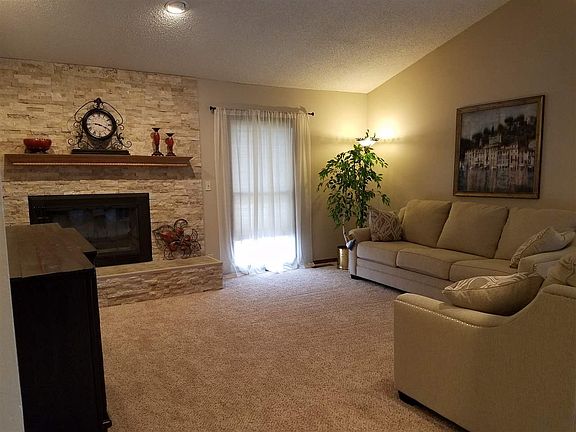 Beautiful brand new carpeting throughout the home