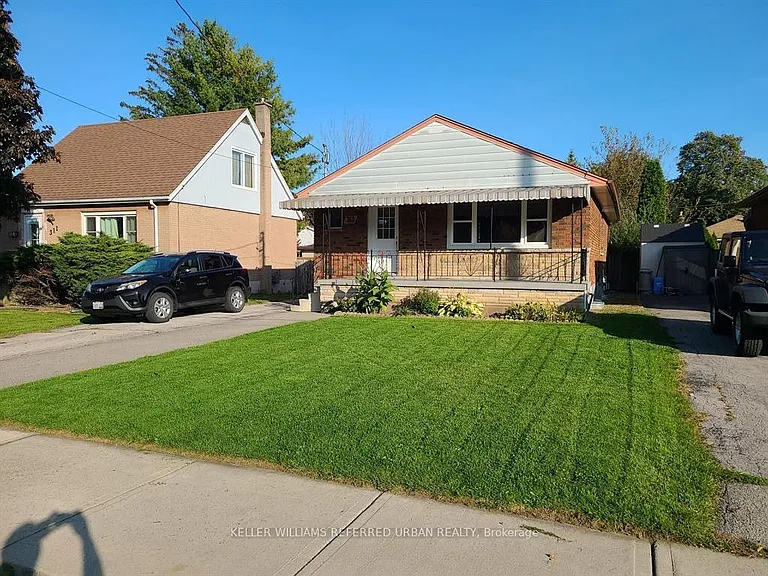 313 E 33rd St — Photo 1