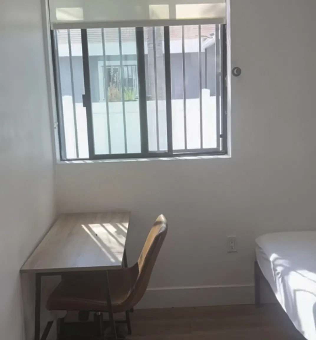 1 bed, 1.5 bath, $875 — Photo 2