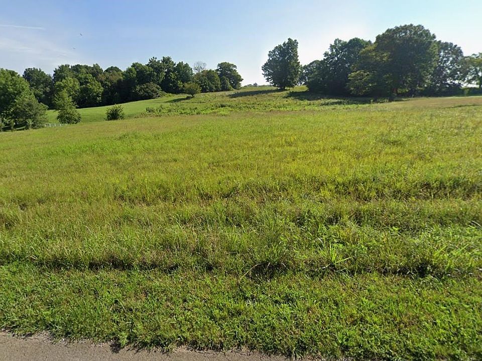 1st image of 160 The Trace Dr