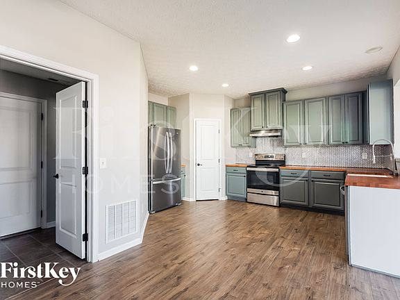 4th image of 235 Evergreen Ct