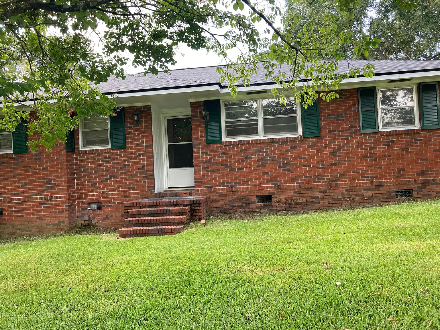 221 Prince Avenue — Photo 2