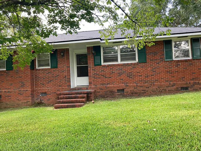 221 Prince Ave — Photo 2