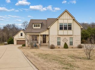1412 Brook Dr, Columbia, TN 38401