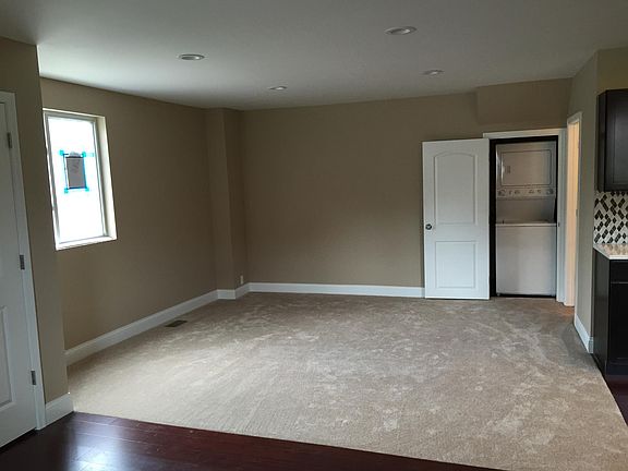 5th image of 2503 Bredell Ave #1A
