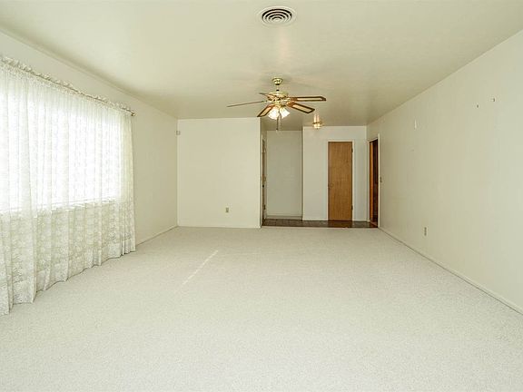 5th image of 1412 Cherry Blossom Dr