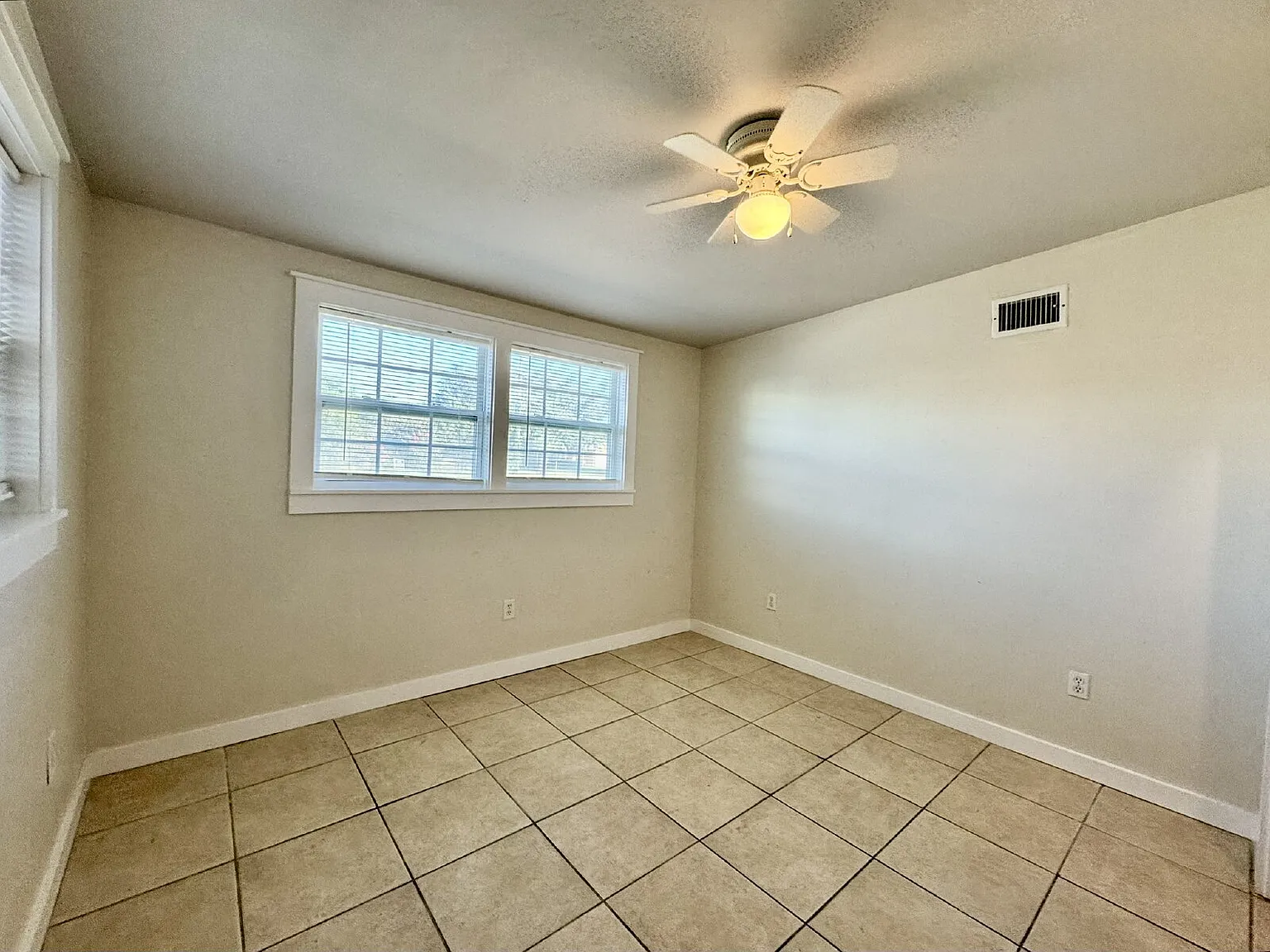 2 bed, 1.0 bath, $1,500 — Photo 4