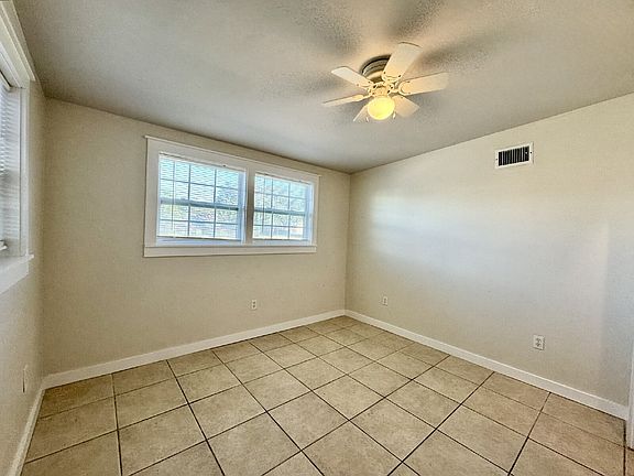 4th image of 106 N El Centro Blvd #B