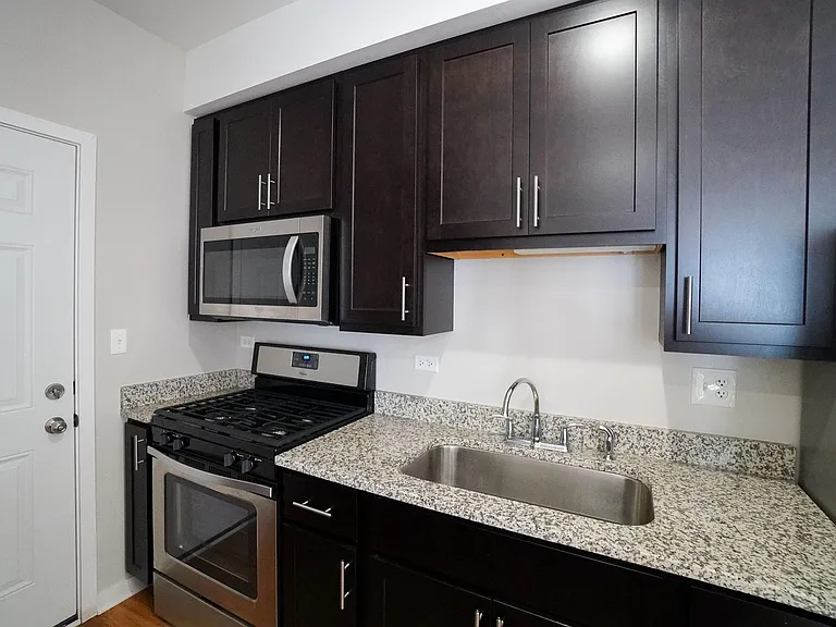 2448 E 77th St #1 — Photo 17