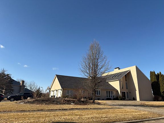 3rd image of 24165 Brancaster Dr