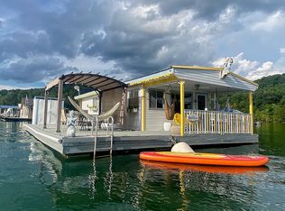 497 Flat Hollow Dock Cir, Speedwell, TN 37870