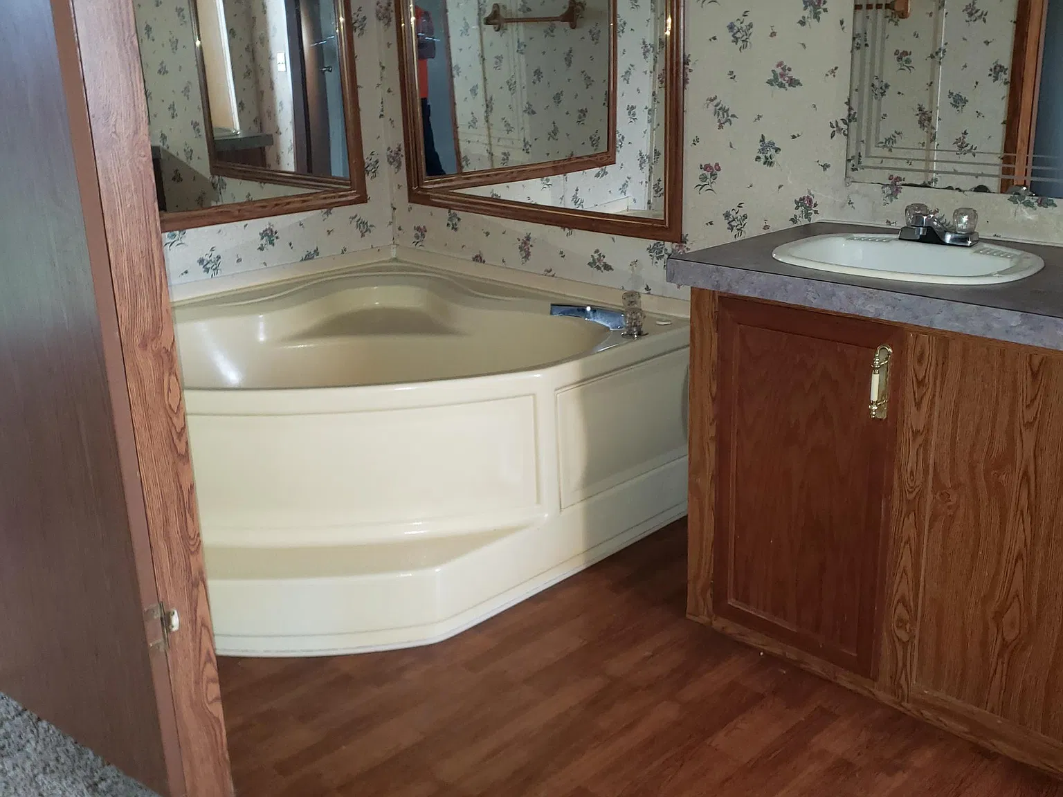 2 bed, 1100 sqft, $1,100 — Photo 4
