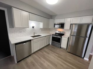 32023 W Forteen Mile Rd APT 101, Farmington, MI 48334