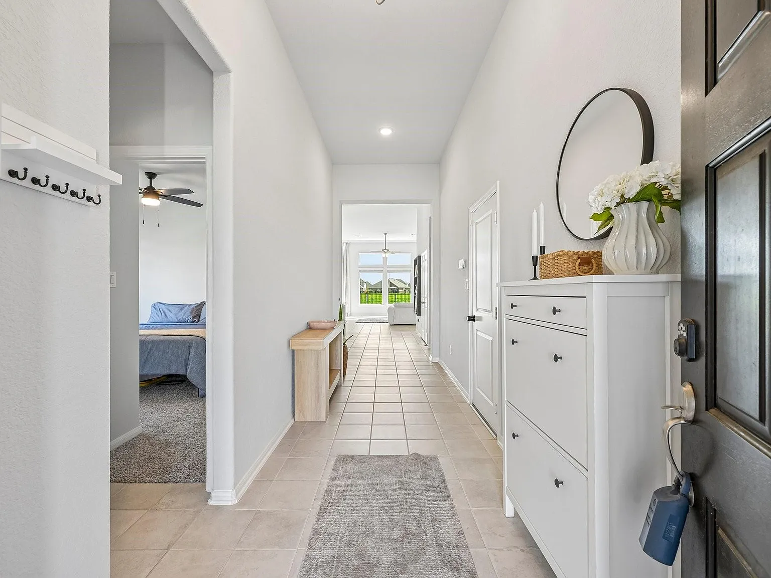 4 bed, 2.0 bath, 1864 sqft, $2,800 — Photo 4