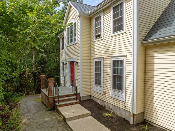 115 Cathedral Dr, Attleboro, MA 02703