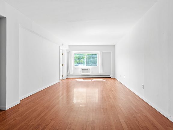 4th image of 333 Grand Ave APT 3Q