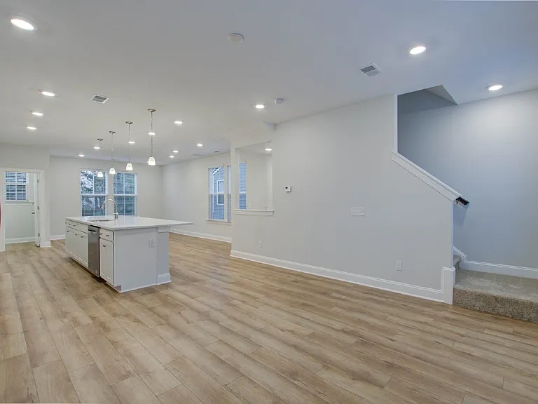 1237 Tice Ln — Photo 6