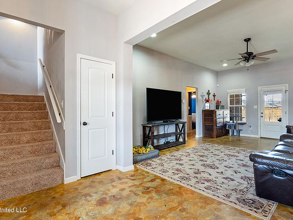 4th image of 284 Magnolia Blossom Dr