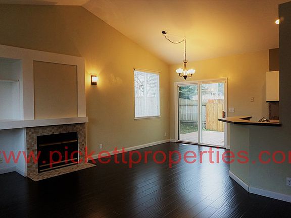 5th image of 7050 Whistle Ln NE