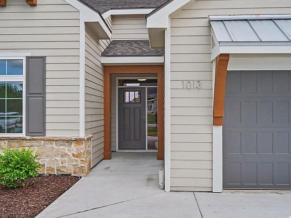 3rd image of 1013 Bluestem Cir
