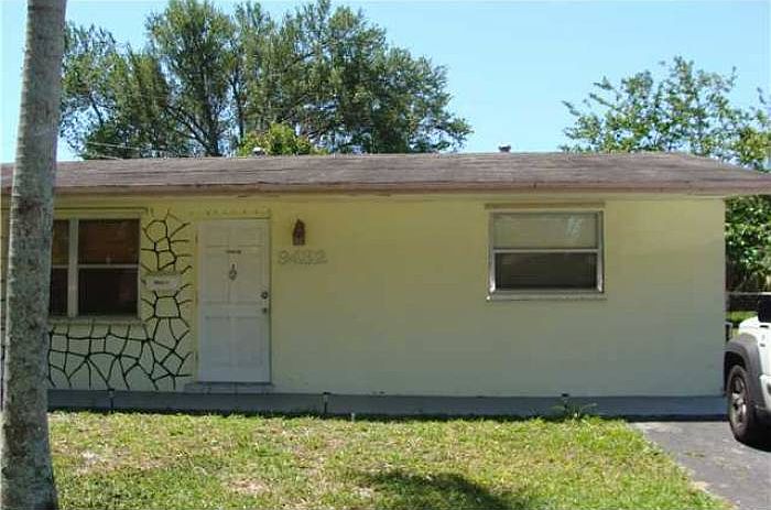 1st image of 9432 SW 52nd St