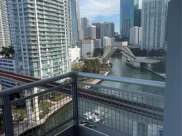 690 SW 1st Ct, Miami, FL