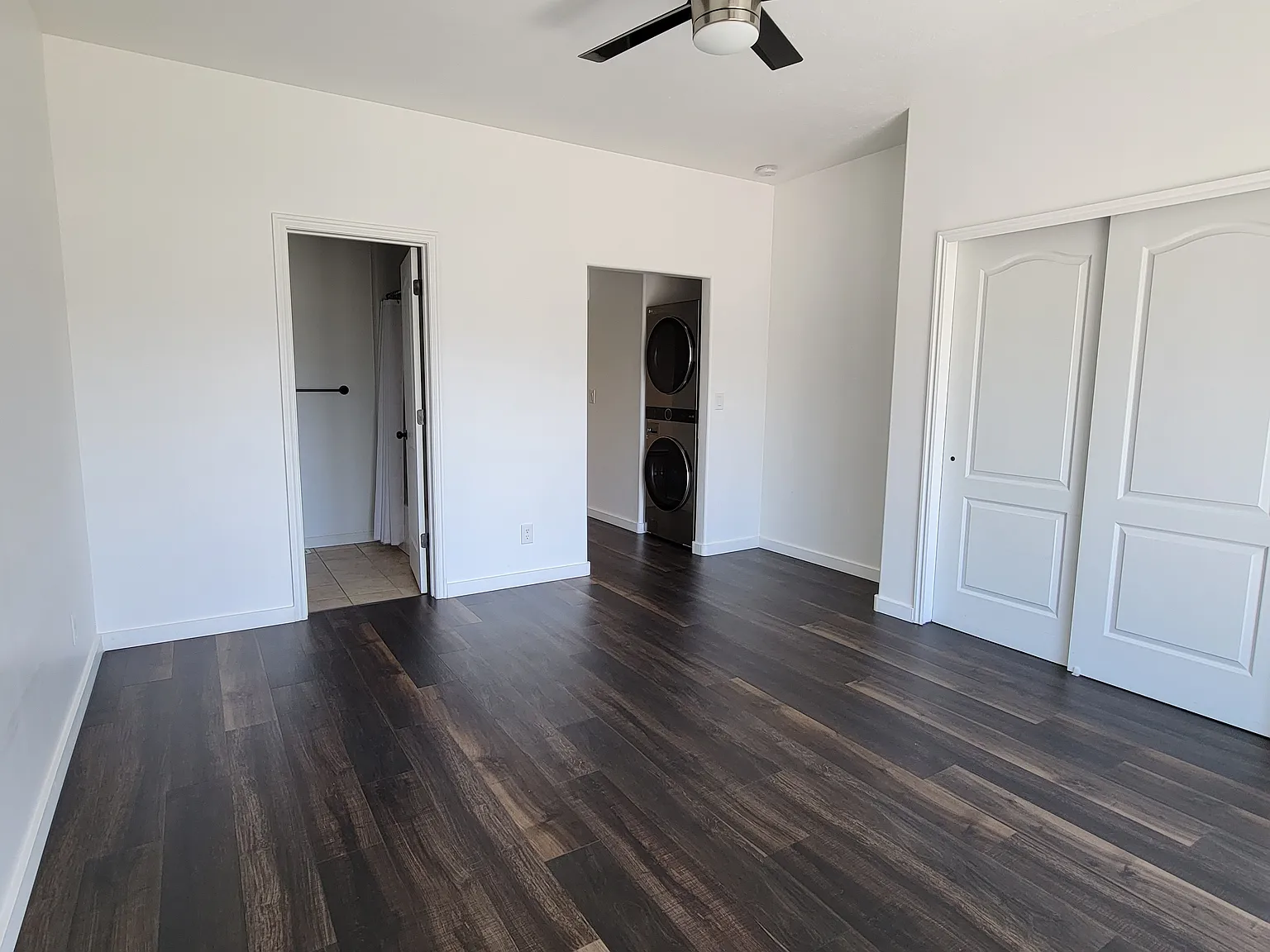 1 bed, 1100 sqft, $1,299 — Photo 3