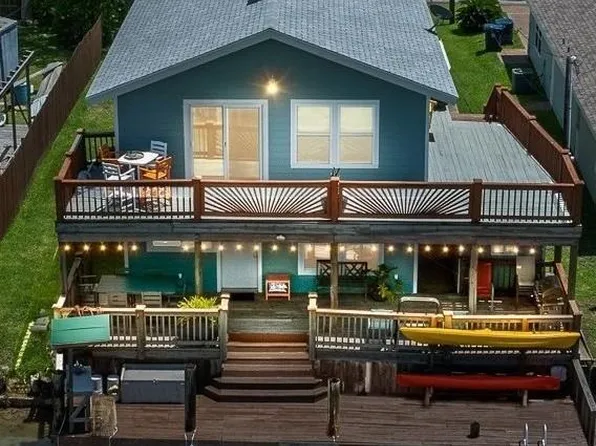 812 Rattlesnake Point Rd, Rockport, TX 78382