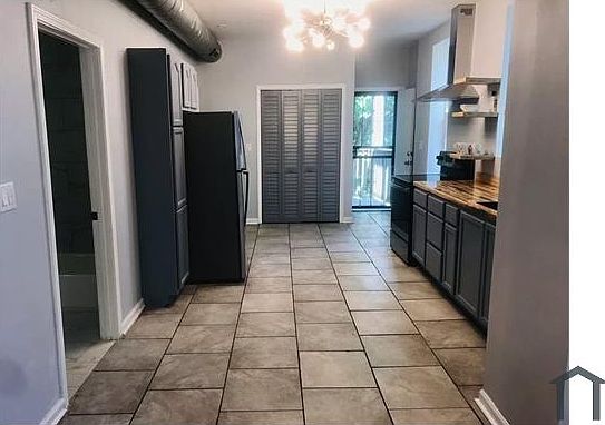 3rd image of 9139 S Buffalo Ave #2