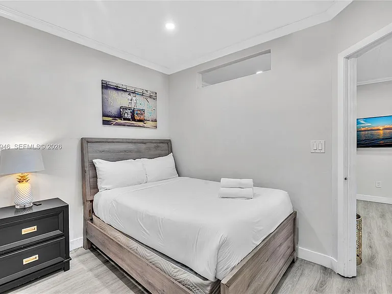10004 E Bay Harbor Dr #8 — Photo 15