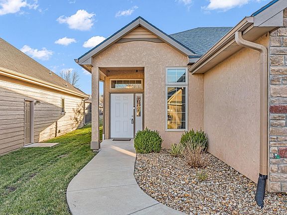 5th image of 2227 SW Village Hall Rd