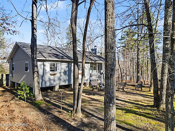 2nd image of 5713 Sharon Ln