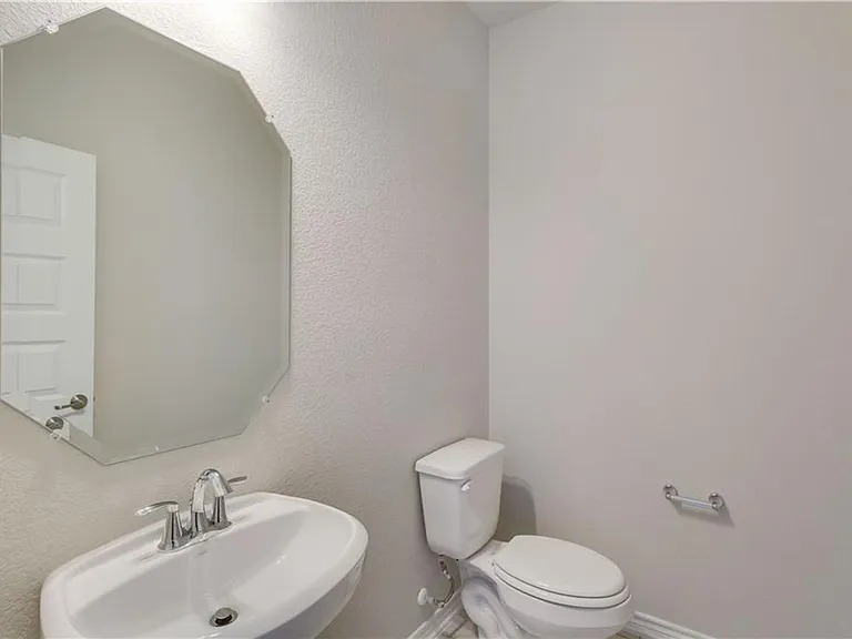 14202 McCoy Loop — Photo 32