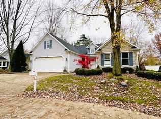 2425 Woodmill Dr #3, Westlake, OH 44145
