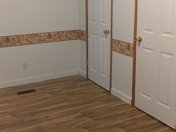 2nd image of 2063 Woodale Ave