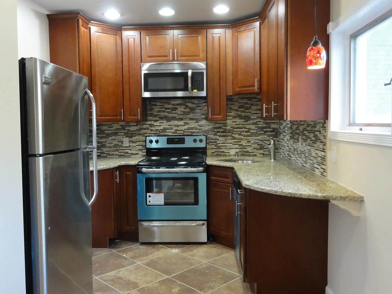 3 bed, 1275 sqft, $3,795 — Photo 1