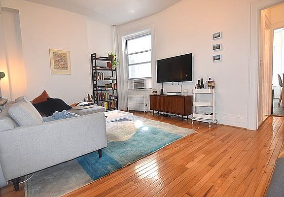 5th image of 38 Newell St APT 3