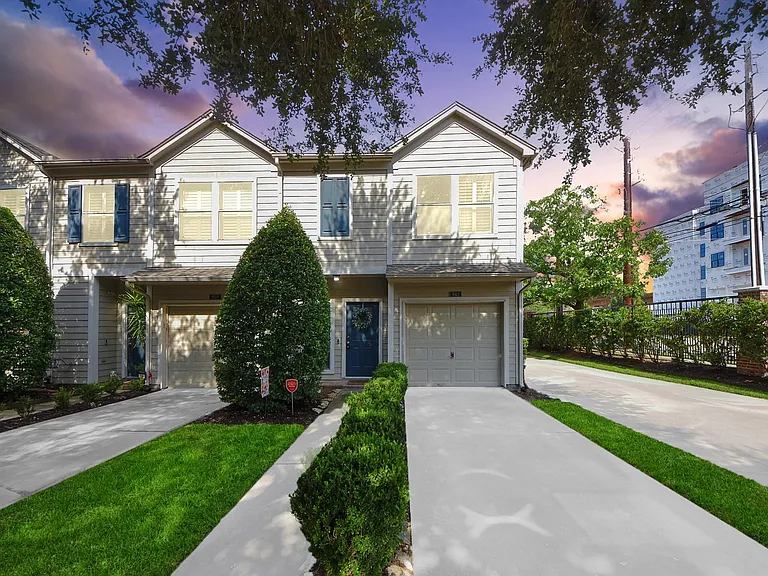 943 W Heights Hollow Ln — Photo 3