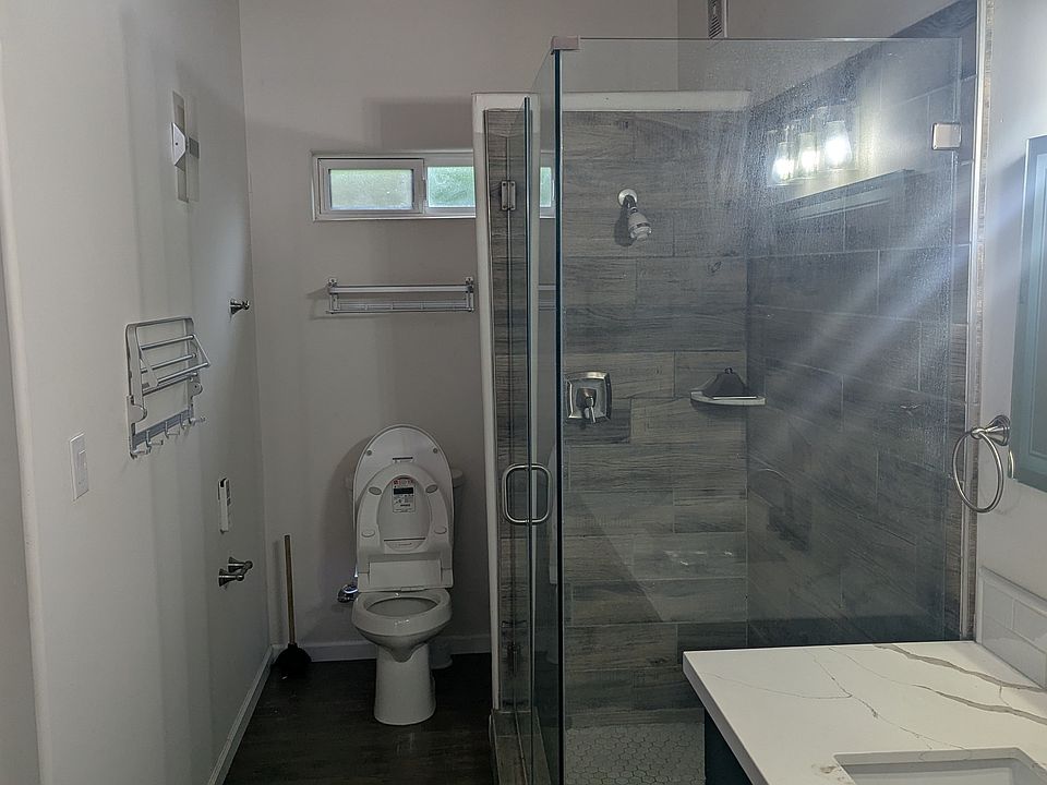 2nd image of 1781 N San Dimas Canyon Rd #B