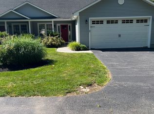 8 Mettatuxet Rd, Narragansett, RI 02882